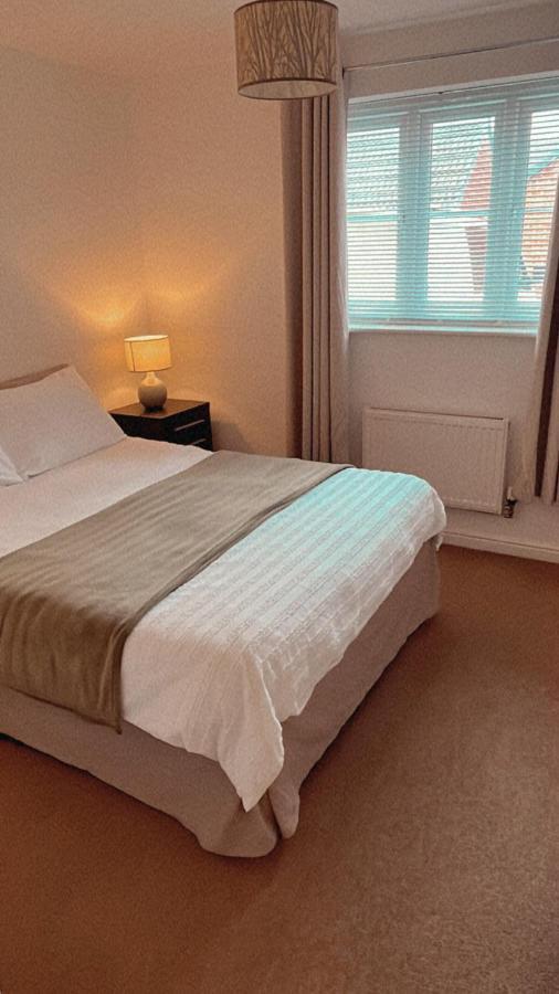 At Home In The City Serviced Apartments Newport Exterior foto
