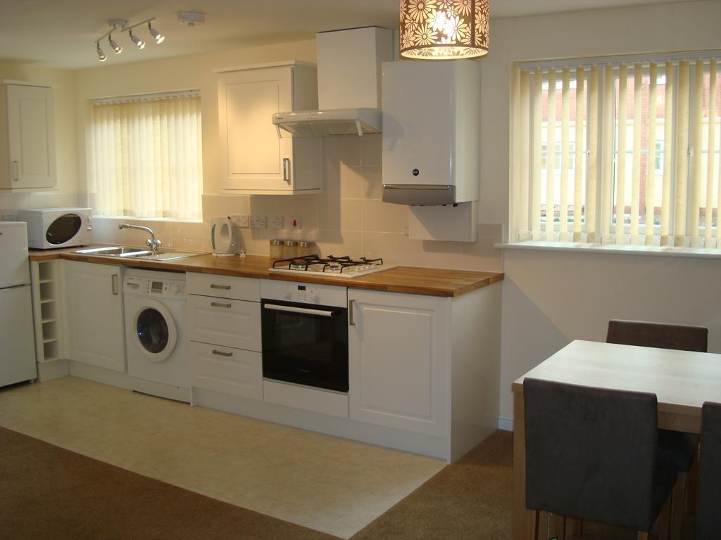 At Home In The City Serviced Apartments Newport Exterior foto