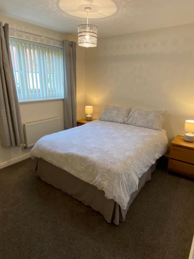 At Home In The City Serviced Apartments Newport Exterior foto